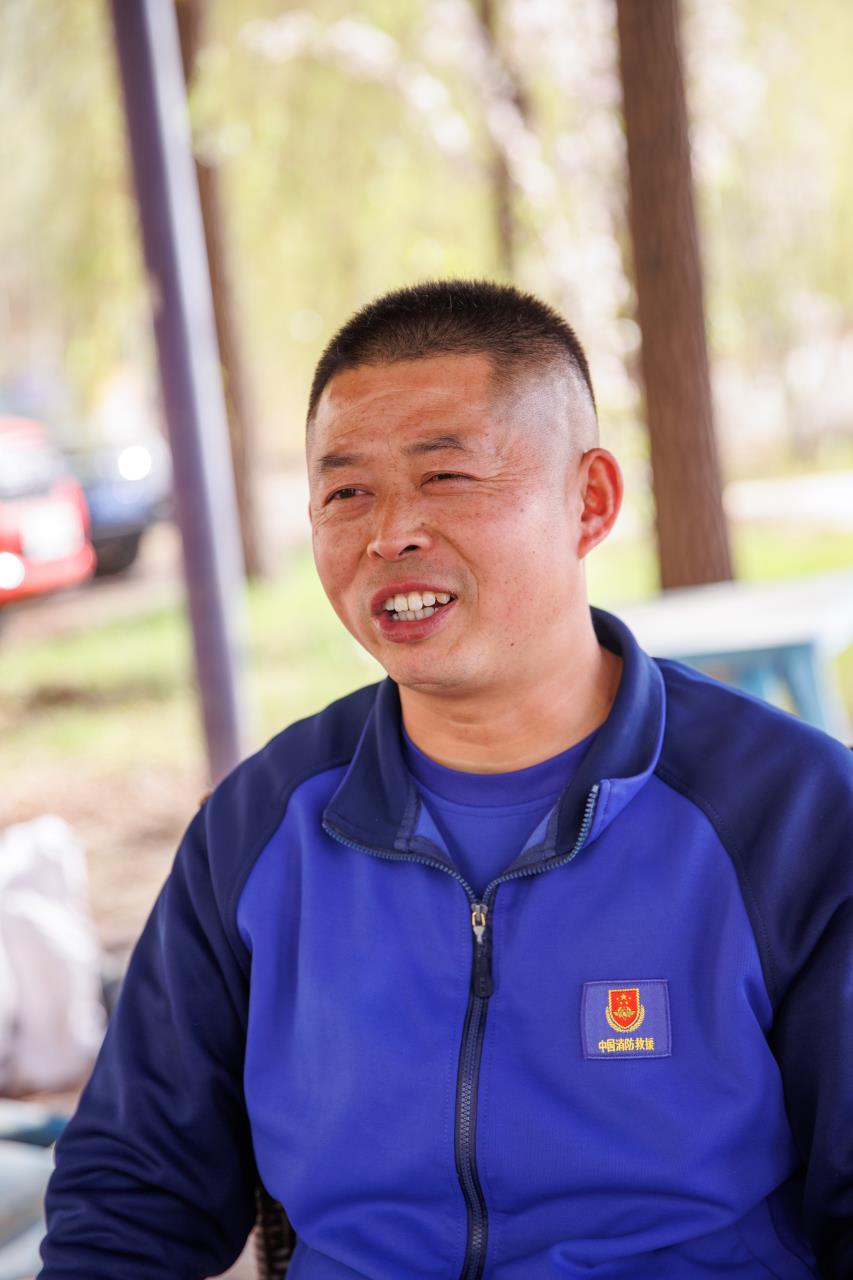 消防"老兵"陈雄伟:五千余次灭火救援,洪水激流中保群众安全