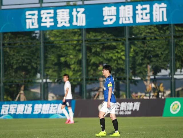 德转:中甲淄博蹴鞠队新投资人何世华以球员身份加盟球队