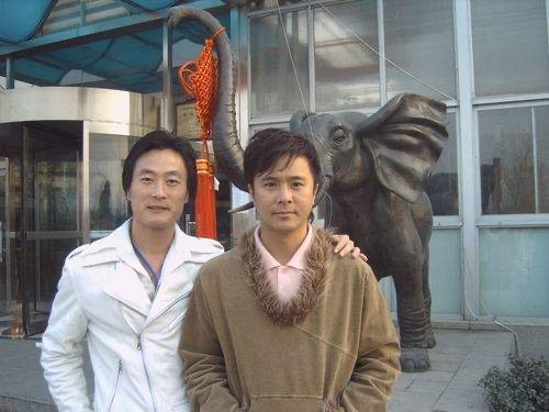 他是王菲的初恋男友,也是中国版赵斗淳,歌手红豆l童案内幕