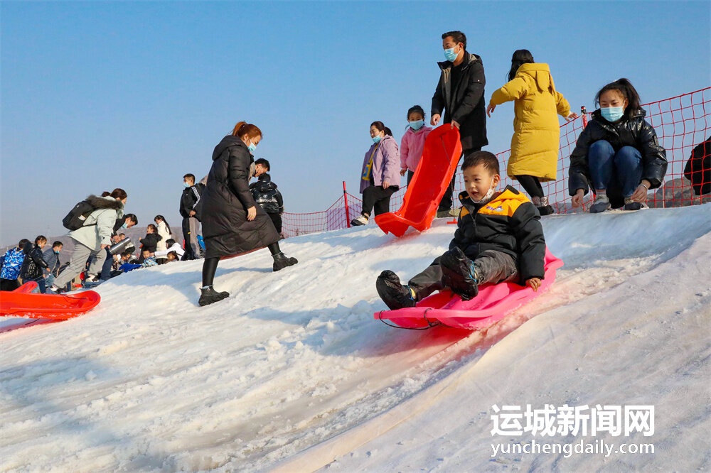 运城岚山根滑雪场图片