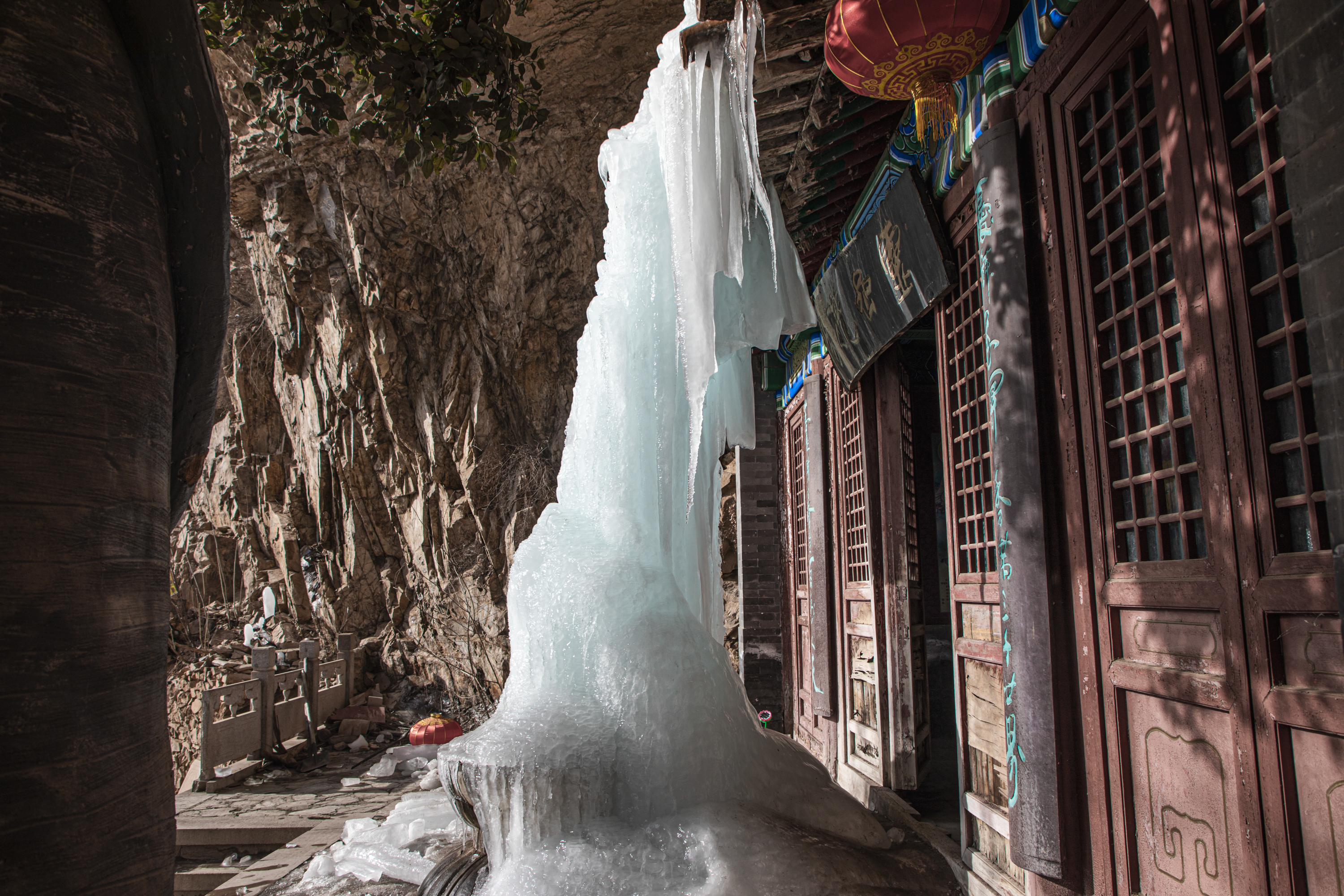 北京徒步登山:门头沟天泉寺滴水岩-栖隐寺环穿(上),冰柱溶洞