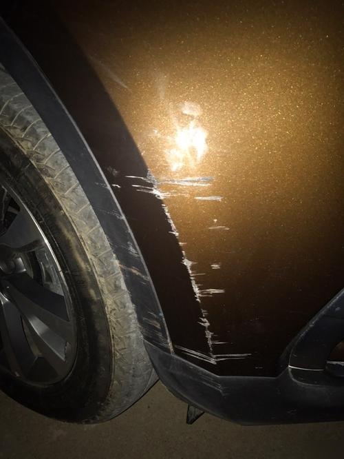 划痕去4s店一擦就没了