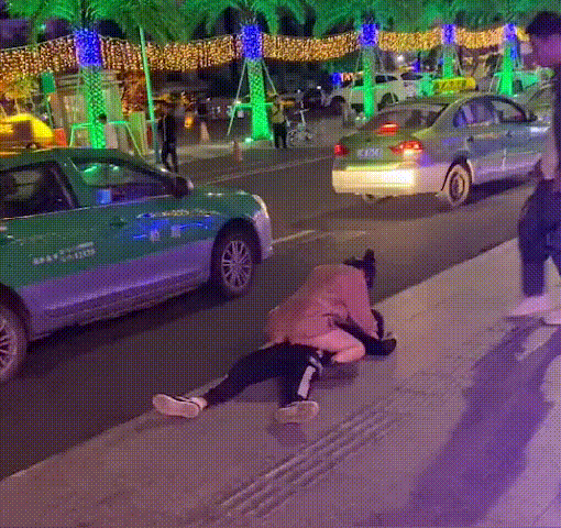 广东:男子醉酒后遭女生强吻,被按在地上当马骑,兄弟束手无策