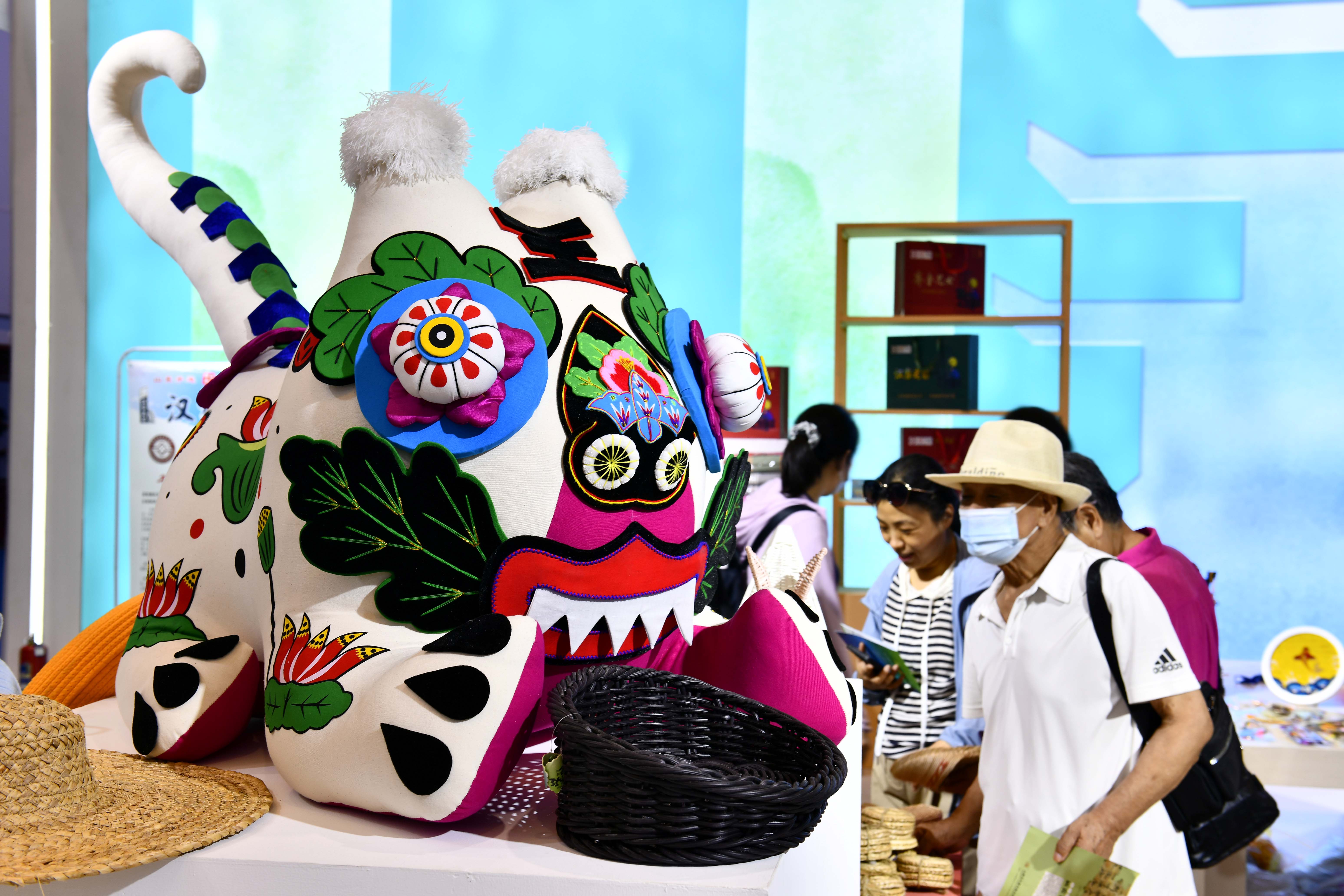 (文化)山东济南:传统非遗和文创产品荟萃文博会