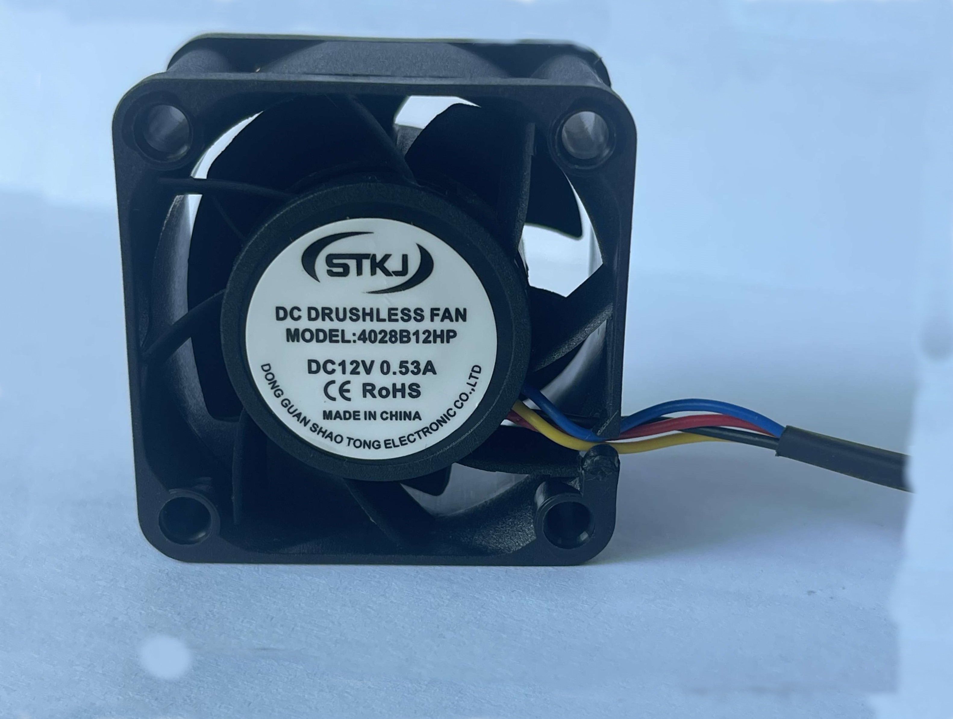 4028四线风扇8高转速风扇8pwm调速风扇d报警功能风扇