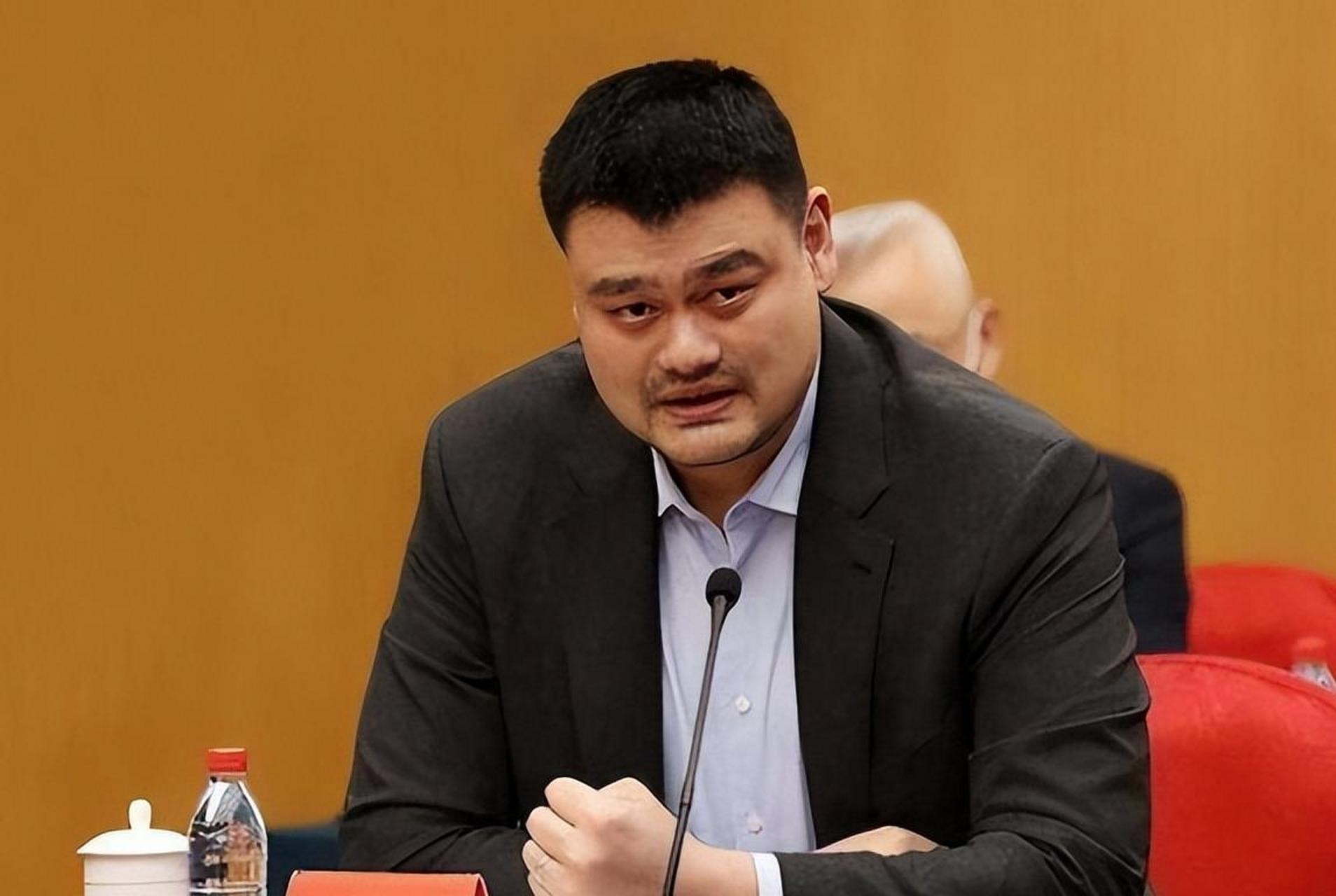 暂别篮协,43岁姚明走马上任,亮相纽约新岗位,远离男篮争议困扰 姚明因