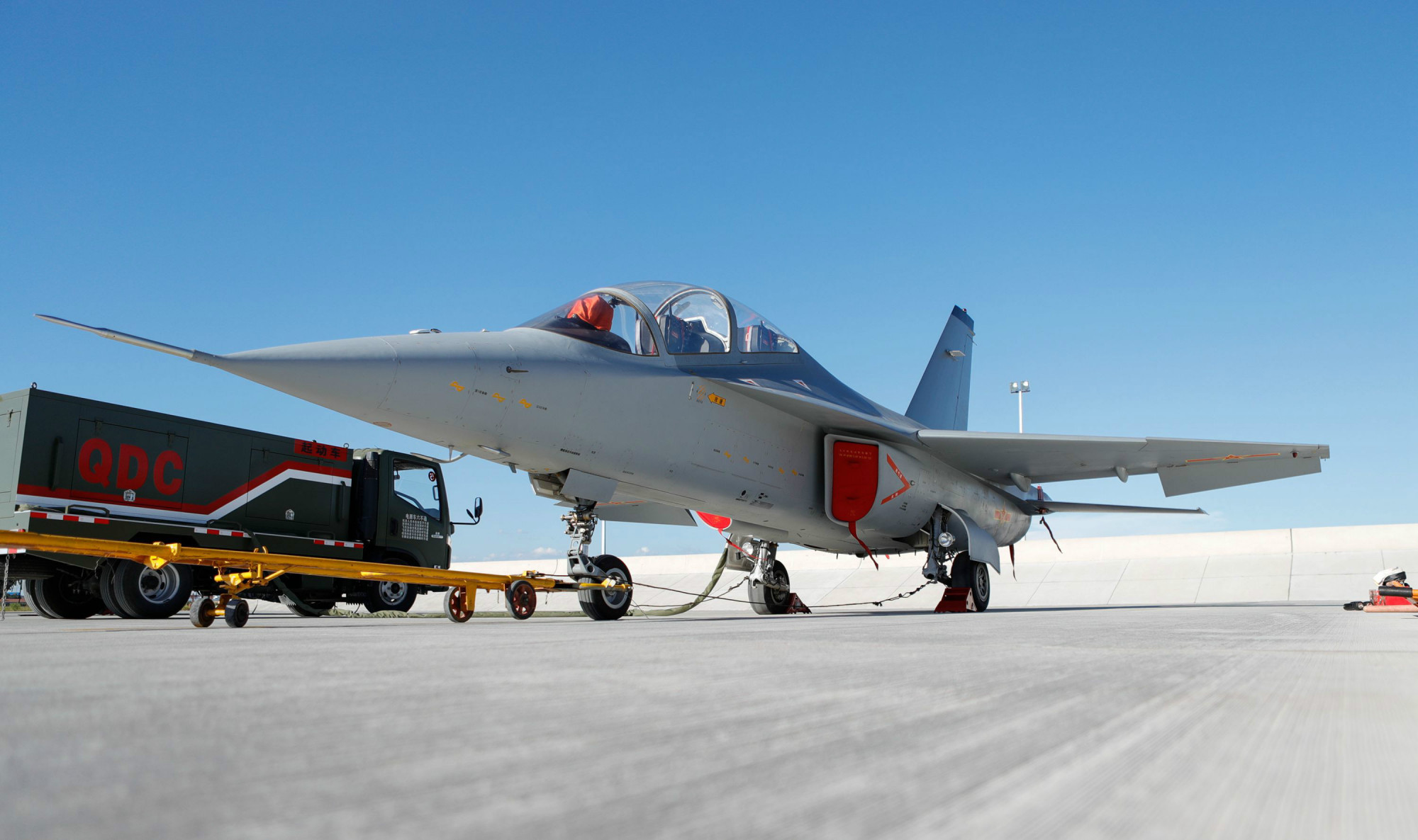 诗说国产教练机之——教练-10(l-15猎鹰)