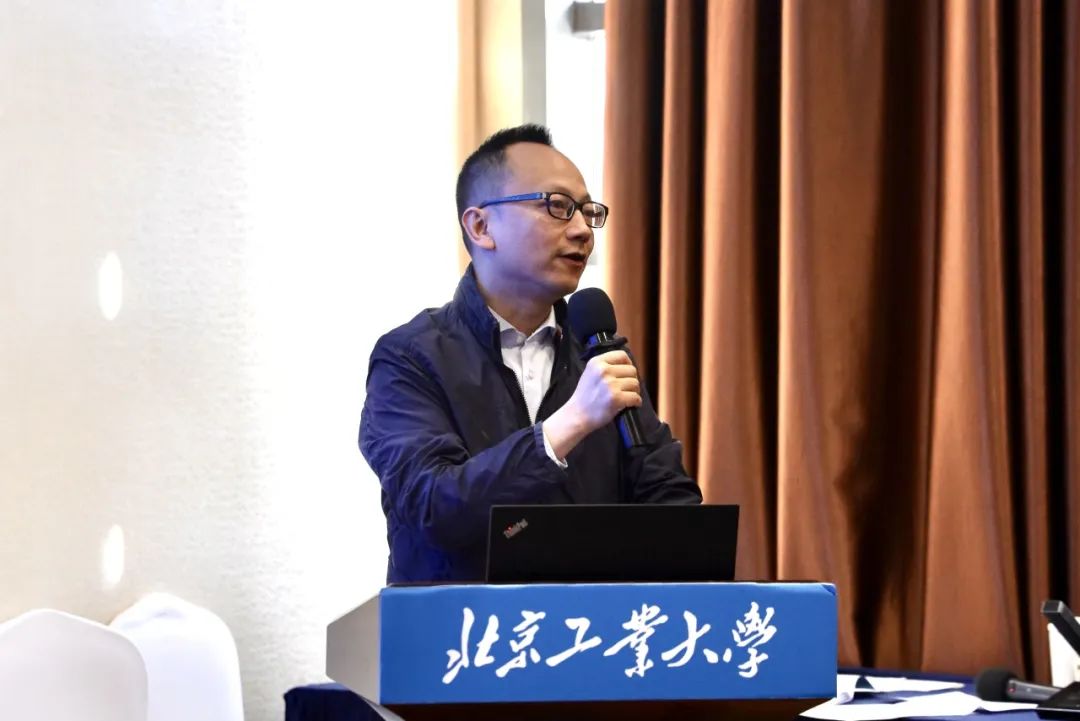 市科委,中关村管委会新材料与智能制造科技处处长杨璞在主持结业式时