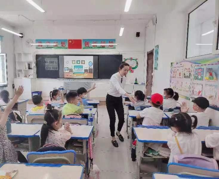 抚远市第三小学图片