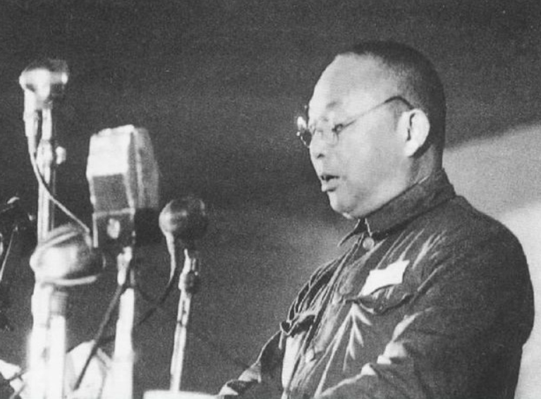 张轸:第十九兵团司令,受老蒋排挤多年,起义为何只带了一个军?