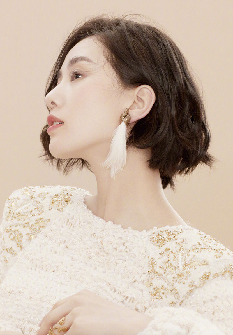 刘诗诗:褪去少女的青涩,逐渐成熟成长为今天的气质美女