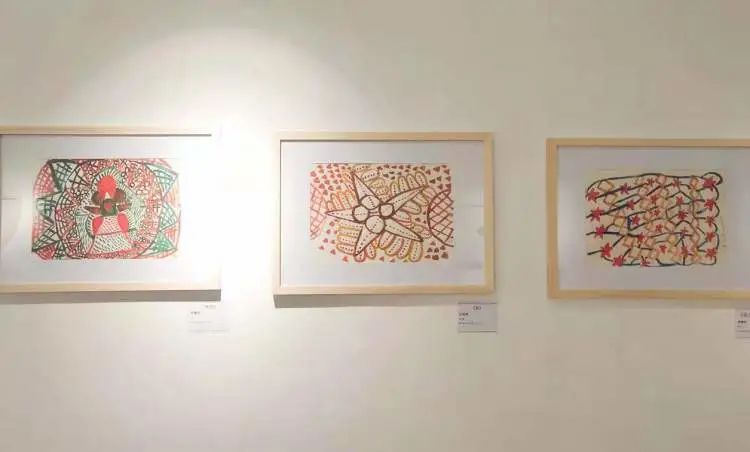 宛平南路600号开画廊了,都是"病人艺术家" 画的