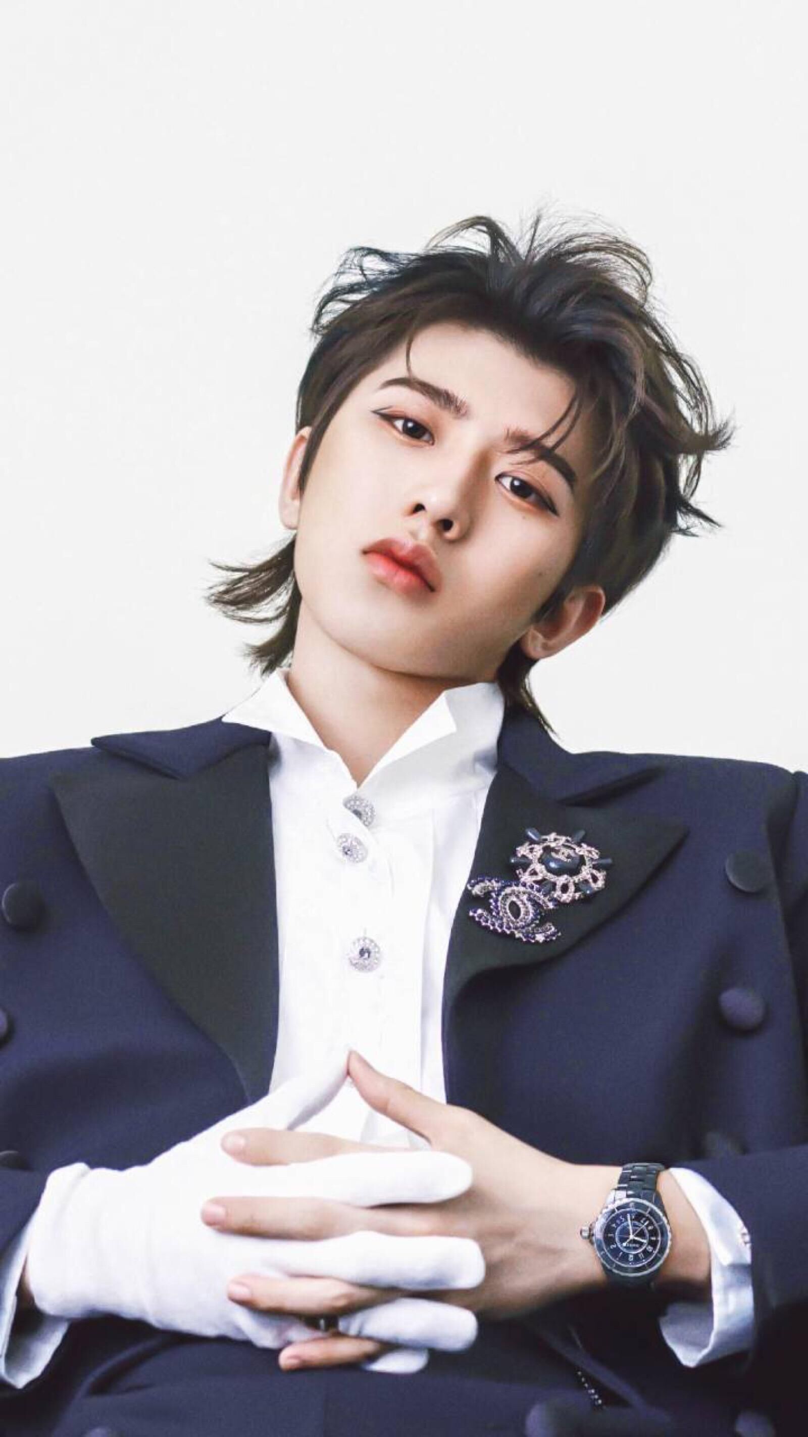 后续来了!w女士发文否认与蔡徐坤团队,狗仔打配合,承认是假料