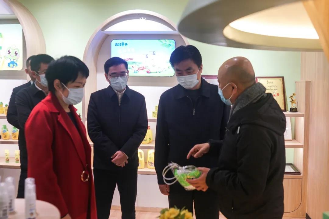 省人社厅厅长孔繁军到龙文区督导调研稳岗稳工促"开门红"工作