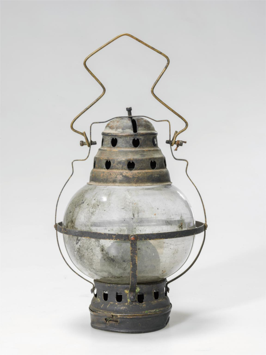 红军送给黎平向导的手提风雨灯|红色文物中的长征