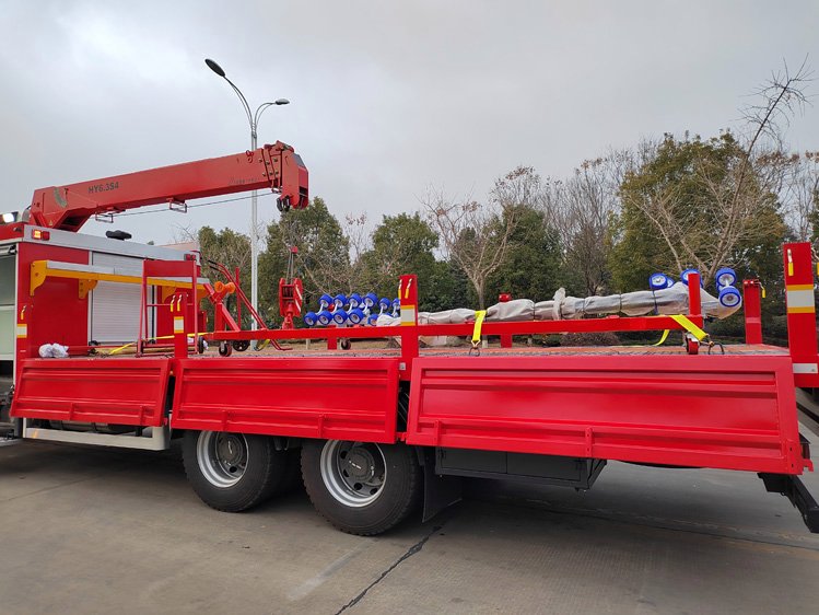 舟艇运输车厂家|冲锋舟吊装运输车价格参数