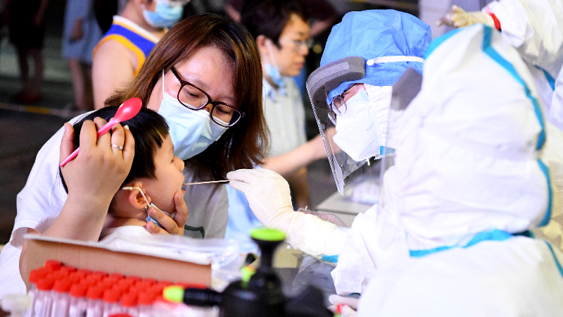 郑州扩大封控区范围:区内人员“只进不出、严禁聚集”