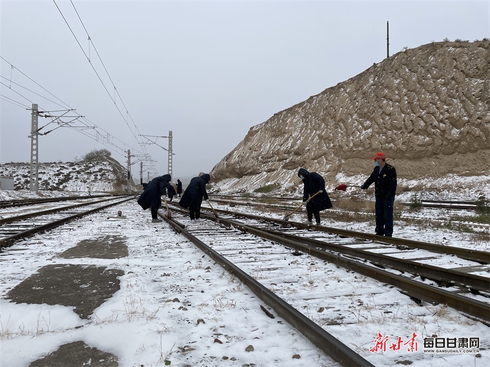 兰州西机务段以"雪"为令,强化安全生产各项工作