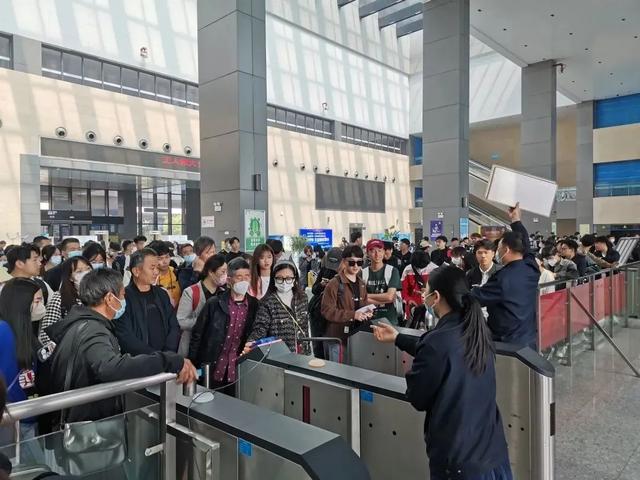 进出日照旅客340827人次!