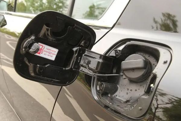 八代雅阁2.4油箱多少升