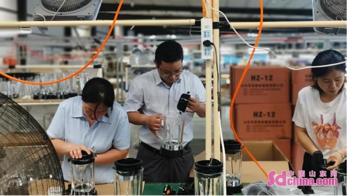 党员先锋之樊胜英:埋头苦干争先锋 勇毅前行当典范