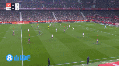 西甲-巴萨3-1紧追皇马 莱万替补建功_莱万垫射破门巴尔加斯扳平比分_西甲第23轮巴萨客客场挑战塞维利亚