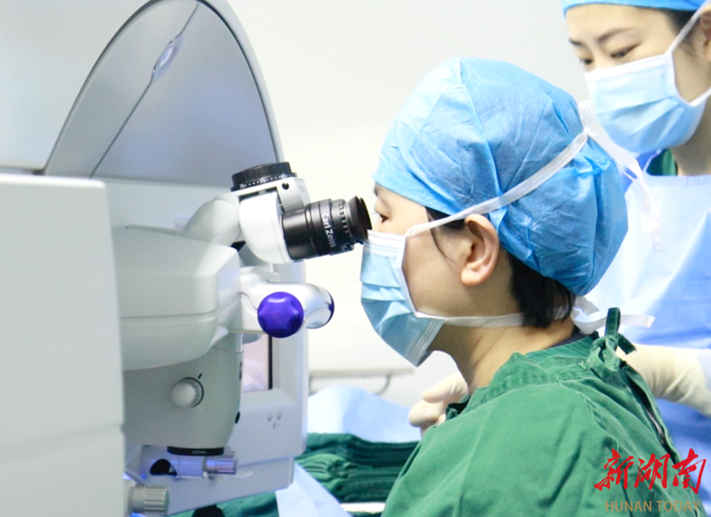 解锁"颜值封印",株洲爱尔眼科护士摘镜圆梦