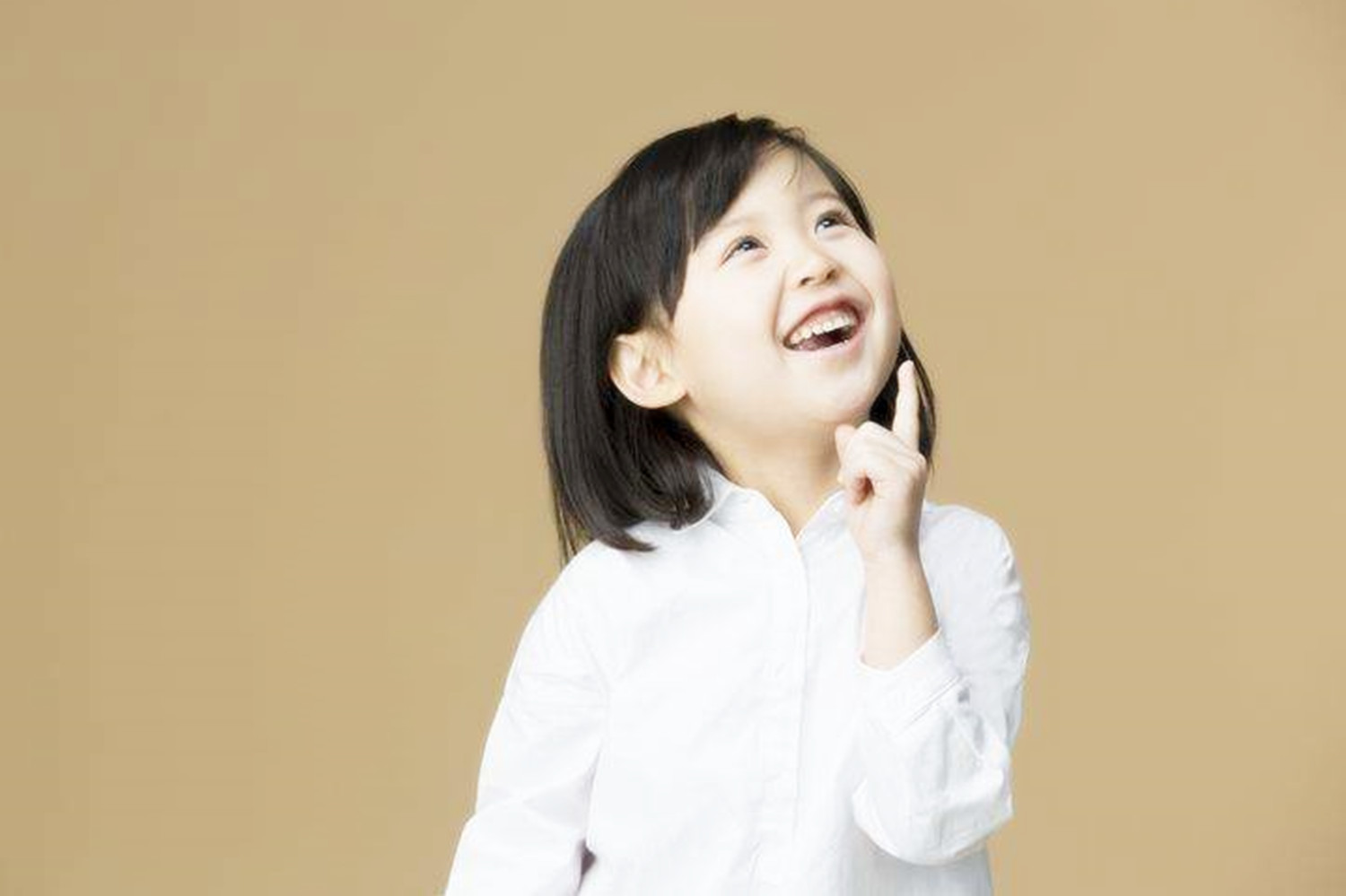 小婴儿经常歪头是在卖萌吗?有种情况叫斜颈,宝妈长点心及时矫正