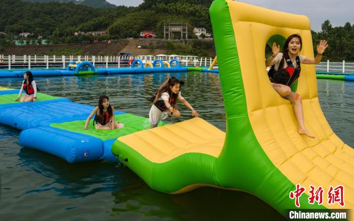 安徽宁国:清凉戏水季 夏日嗨翻天
