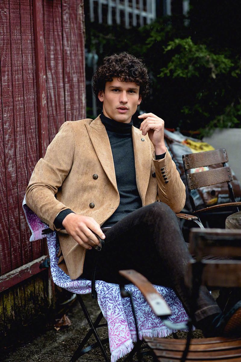 二哥simon nessman登封波兰版时装男士,依旧是那个古典气质美男