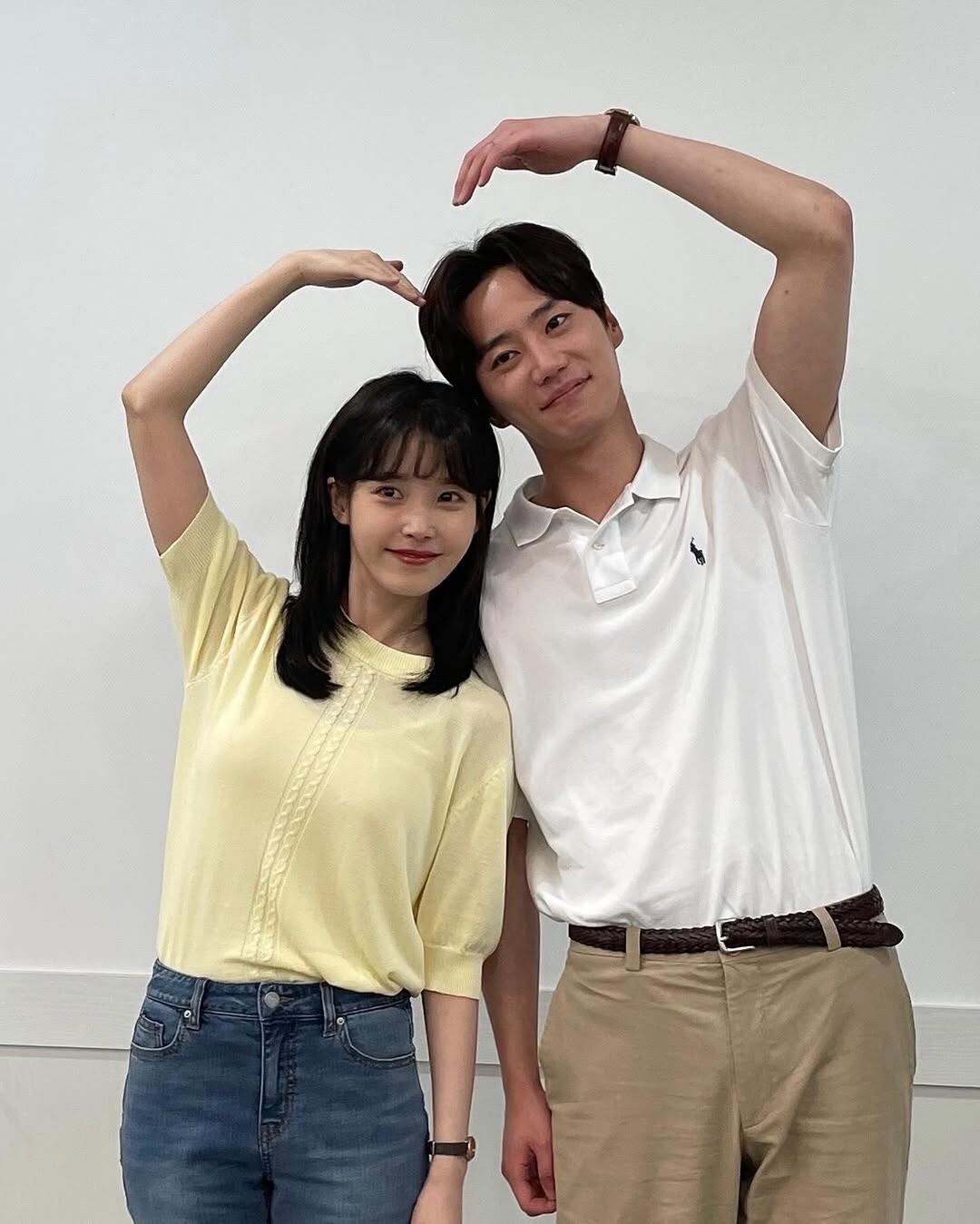 韩网热议《苦尽柑来遇见你》iu「最具cp感」韩剧男演员top1:李濬荣