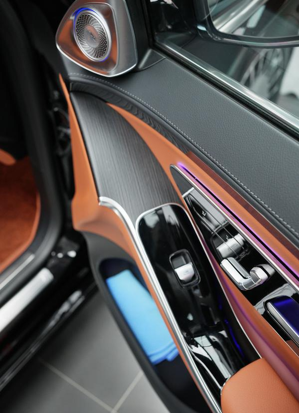 奔驰s400改装钢琴黑桃木内饰,真的很香!