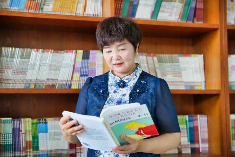 人物丨李艳艳:爱洒校园数十载 桃李芬芳照初心