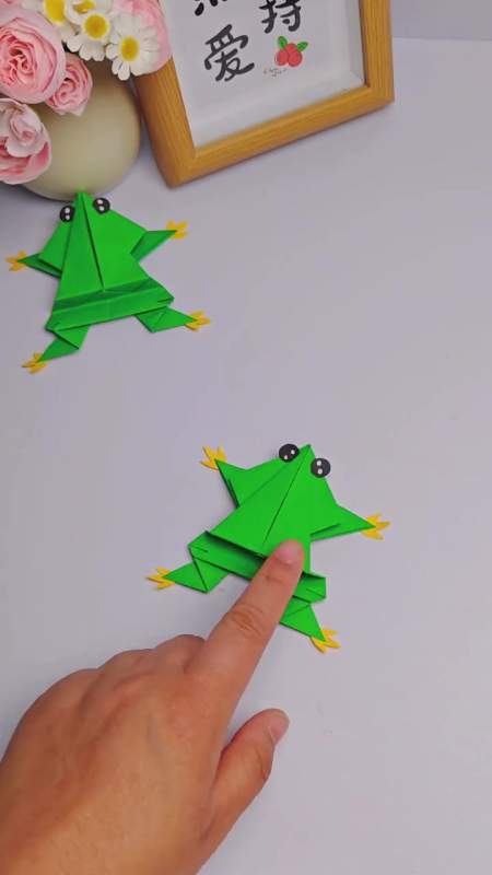 童年的回忆折纸小青蛙你还记得怎么叠嘛