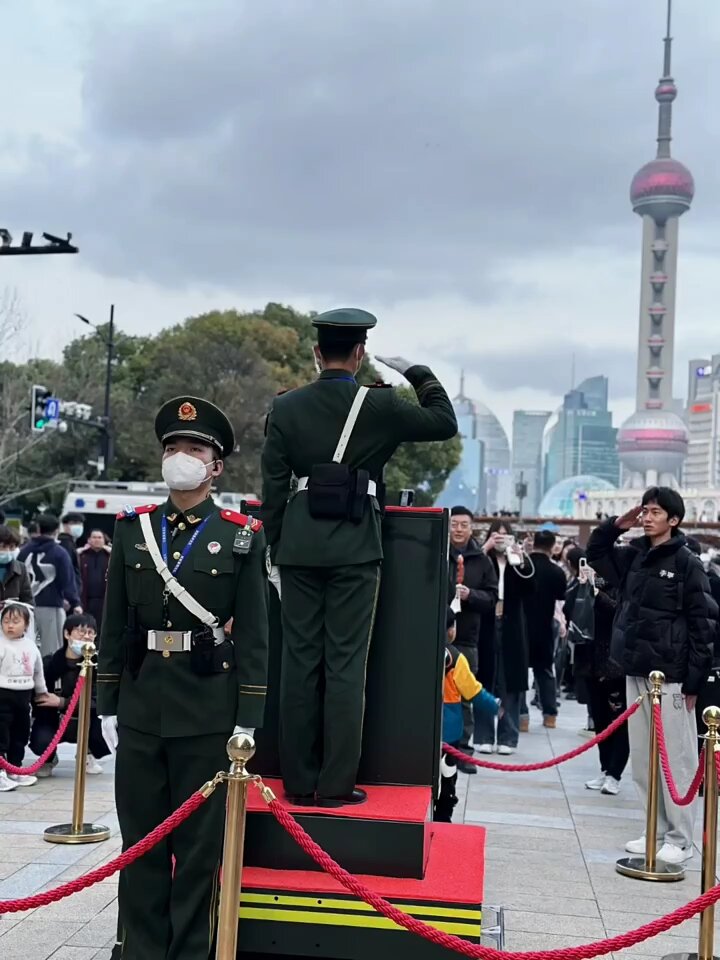 武警站岗图片