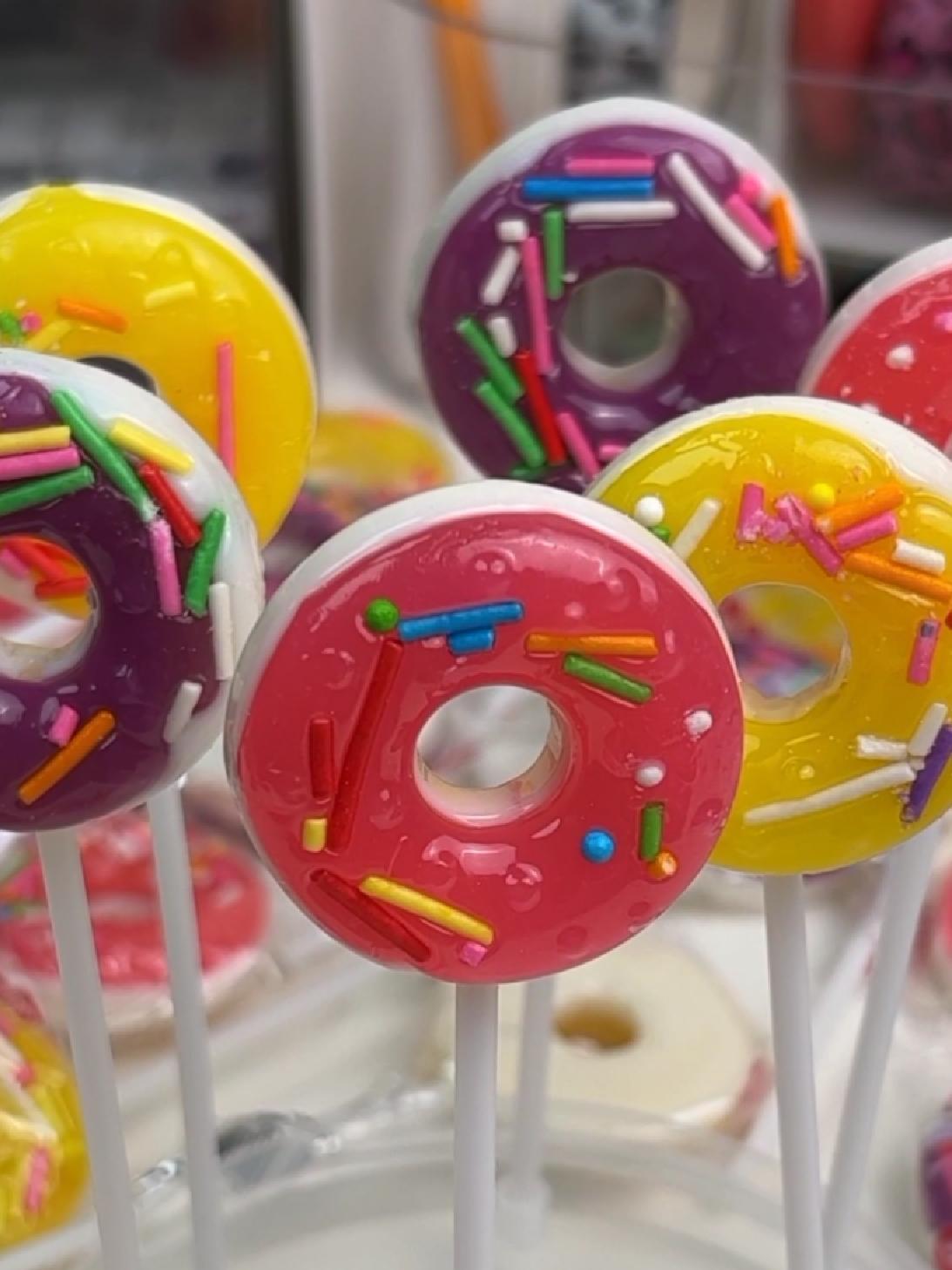 创作灵感 好吃又好看的甜甜圈棒棒糖,真的是童年的回忆呀!