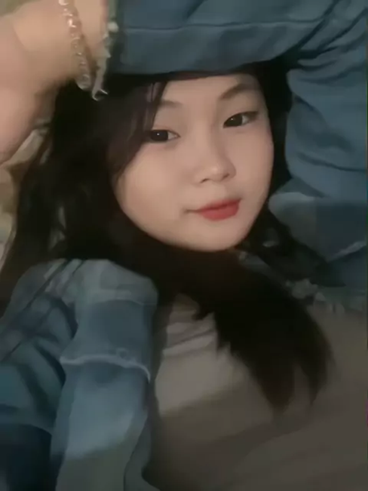 黄佳琪不知道偷偷发出来!