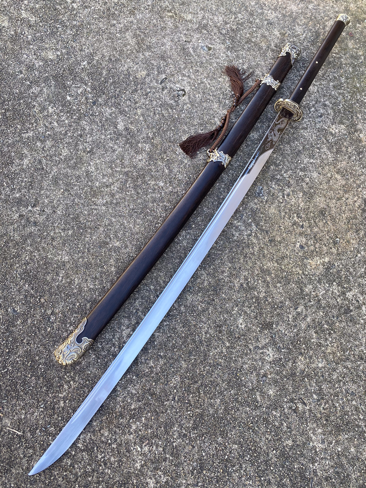 苗刀,中华历史名将戚继光创作,顾又名戚家刀