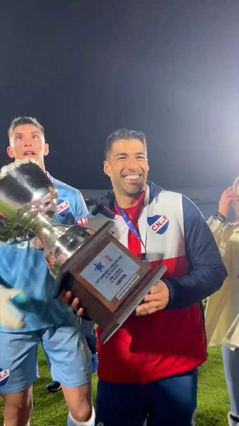 冠军96苏亚雷斯带领乌拉圭民族联赛夺冠 恭喜苏亚雷斯939993