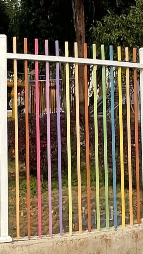 围墙栏杆 游乐场 幼儿园彩色防护栏杆-度小视