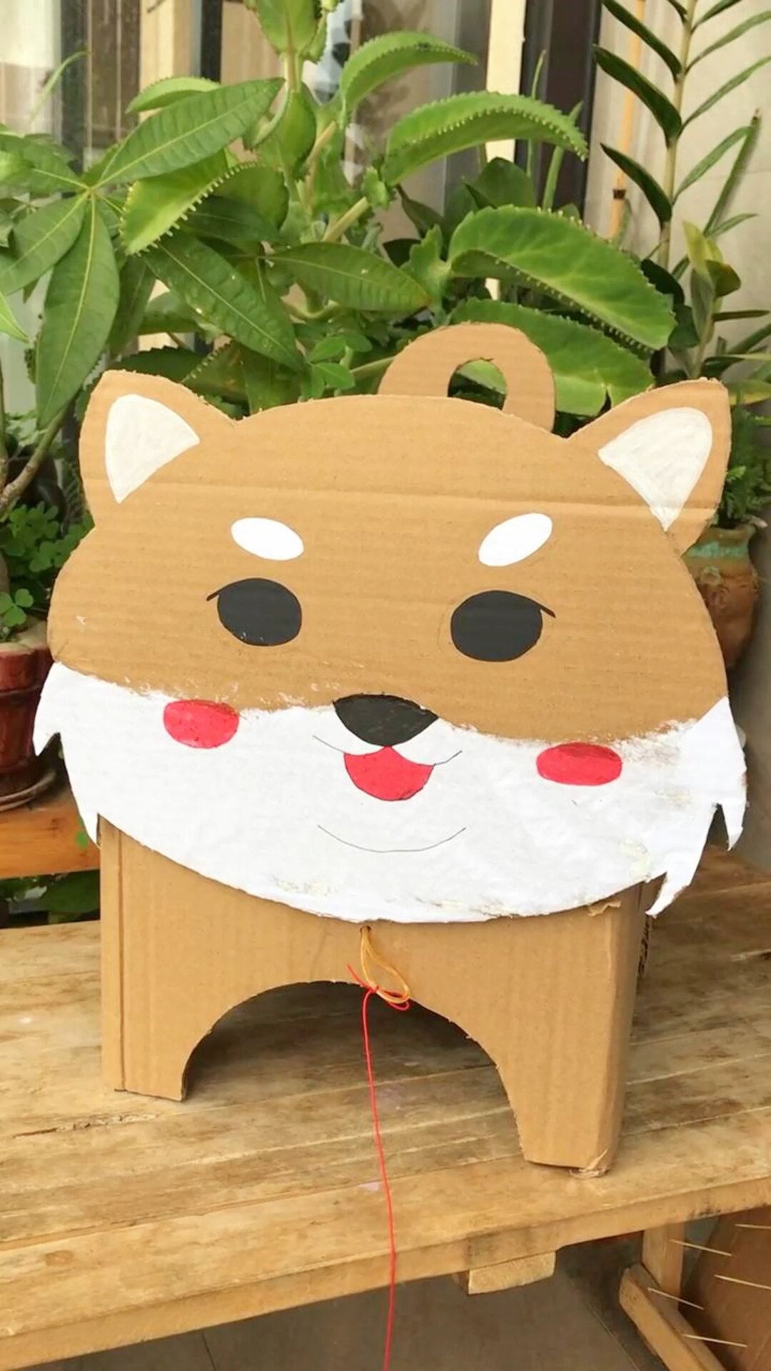 废弃的纸箱做一只可爱的小猫