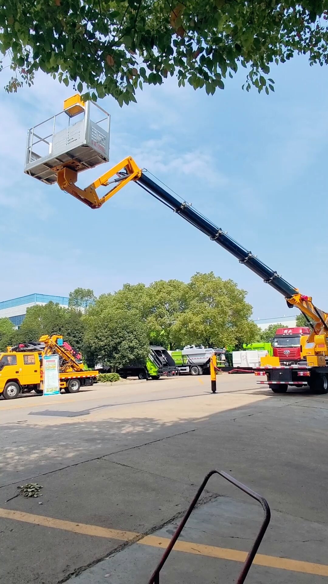 江铃蓝牌高空作业车,小飞臂的使用方法
