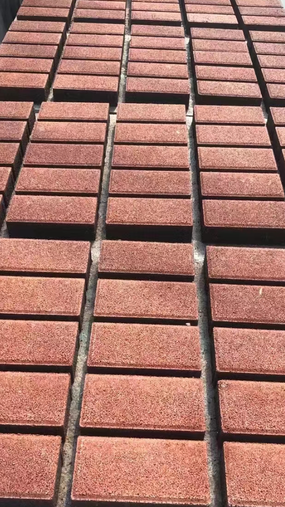 中泰耐磨混凝土广场用仿透水砖100/200#潍坊水泥彩砖