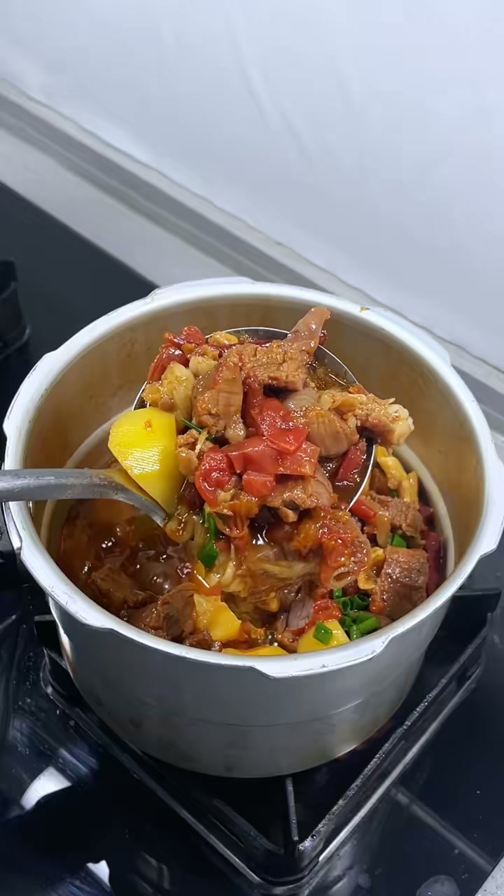 冬日里的一把火：黄牛肉火锅的魅力
