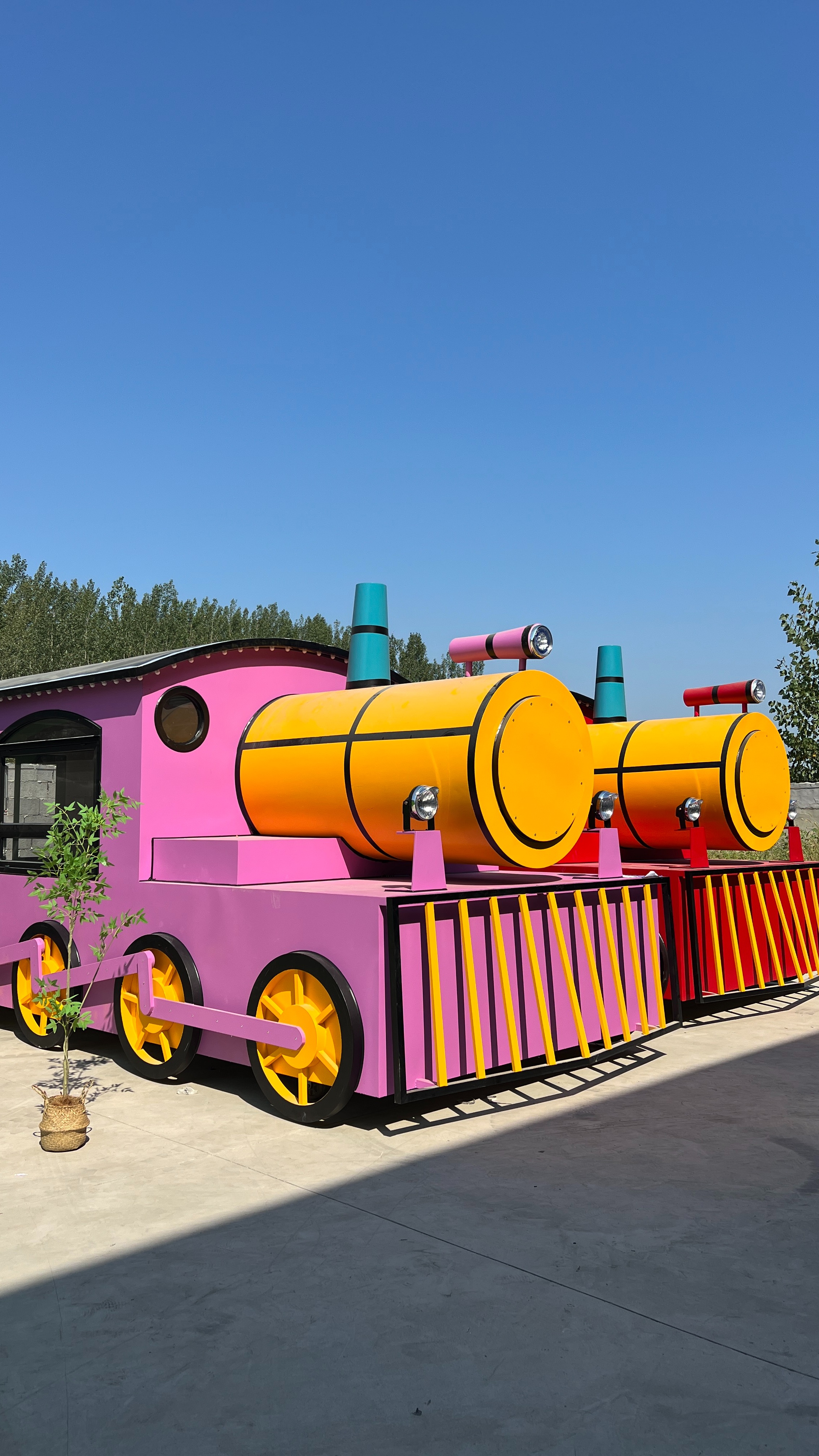 复古火车头造型餐车