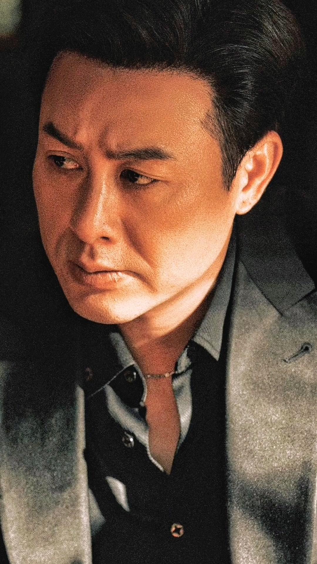 认真研读孙子兵法上岸 高启强 狂飙 张颂文 电视剧狂飙 看孙子兵法做