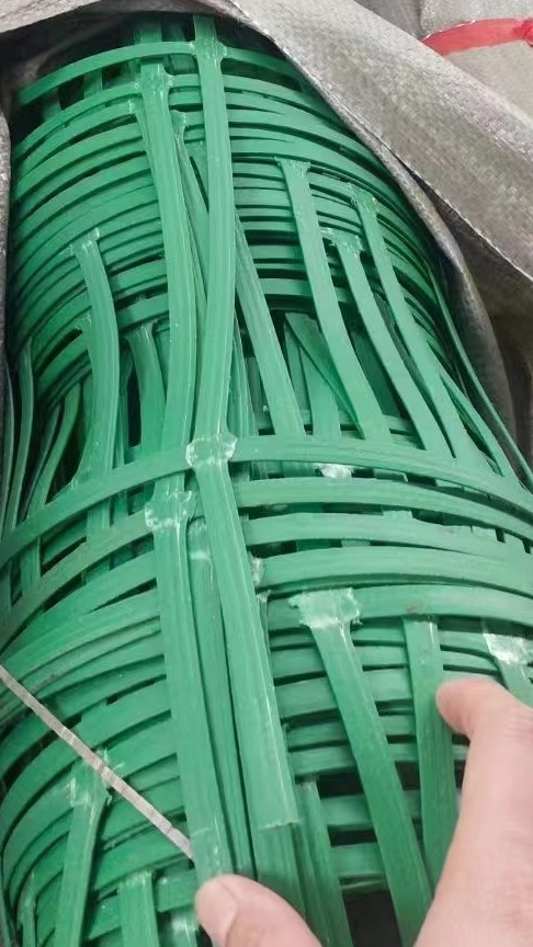 聚丙烯边坡绿化攀爬网 耐酸碱抗老化钢丝包塑绿色爬藤网-度小视