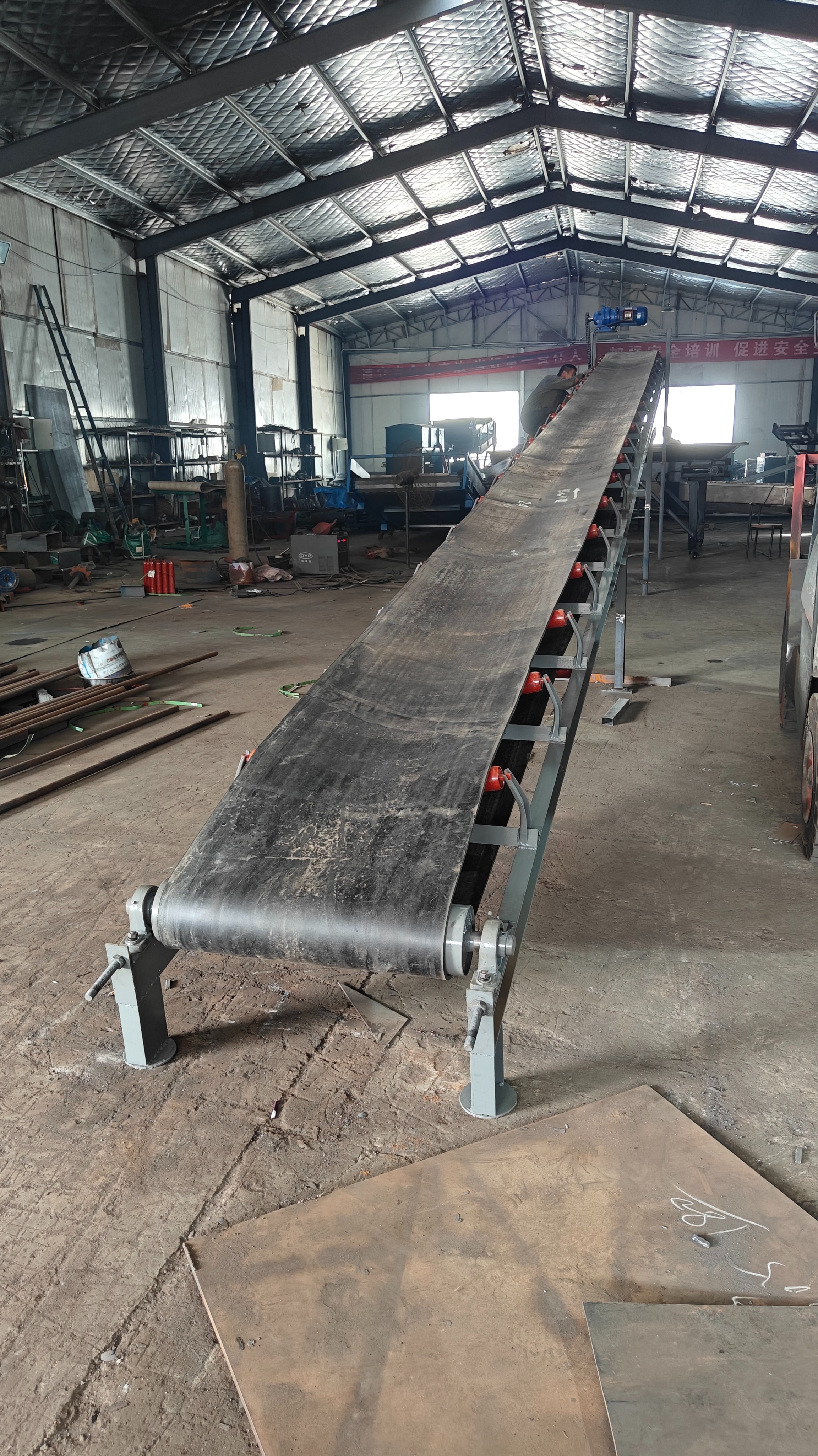 移动升降装车输送机 搬运水泥袋子运输机 尿素码垛传送带