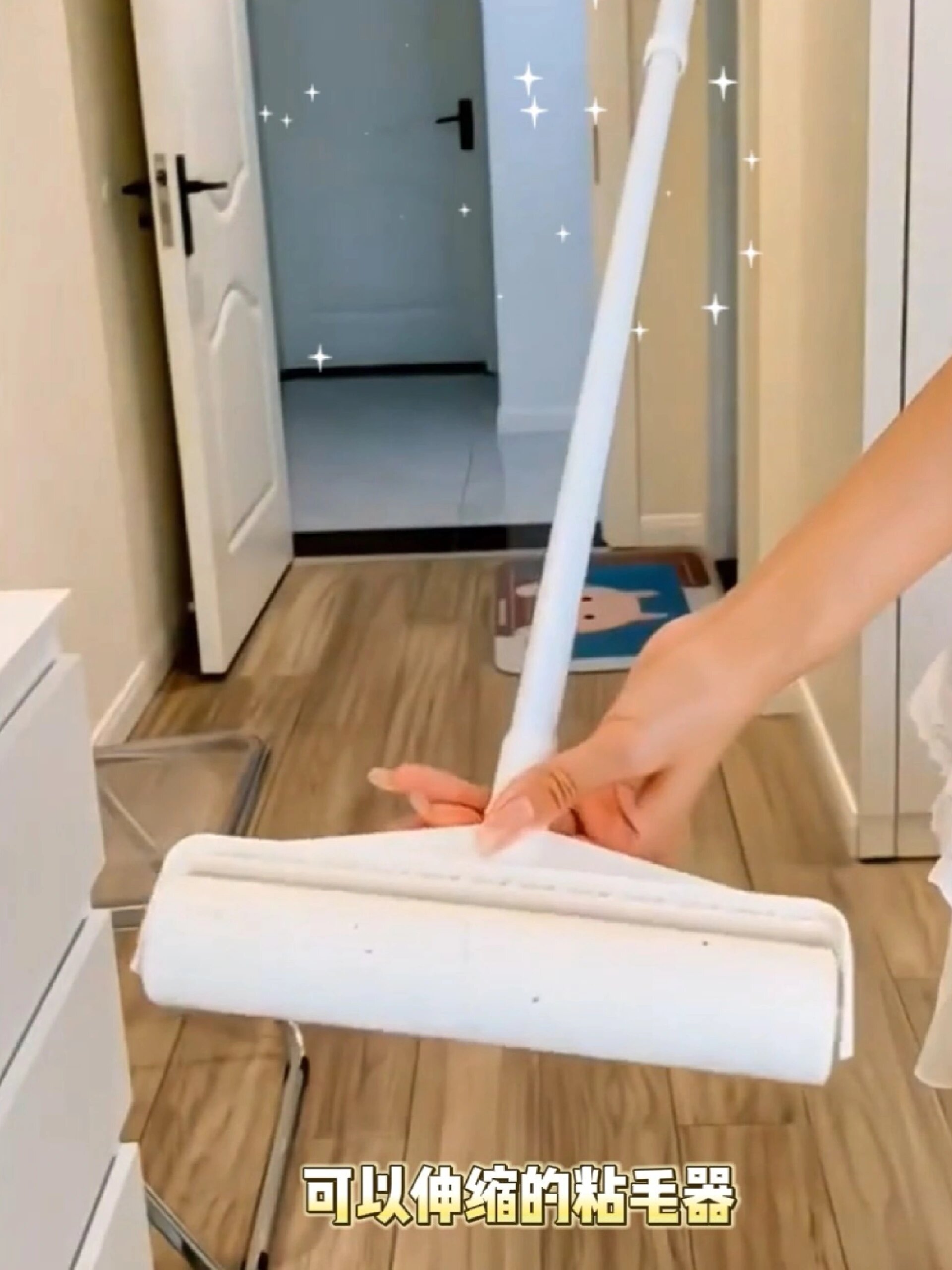 家里地板上的头发怎么清理啊