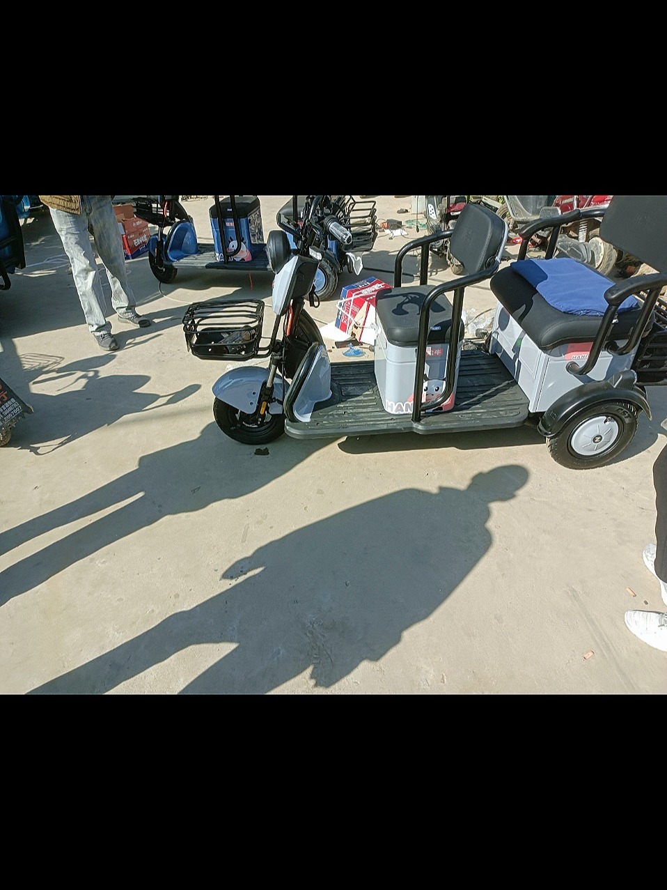 哈牛高端休闲三轮车出货走起老客户几十